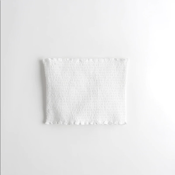 Hollister Tops - ⭐️2/$20⭐️ HOLLISTER SMOCKED TUBE TOP